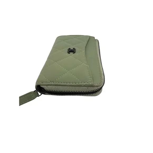 Chanel Quilted Lambskin Zip Coin Purse in Sage Green with Black CC Logo - Picture 4 of 6